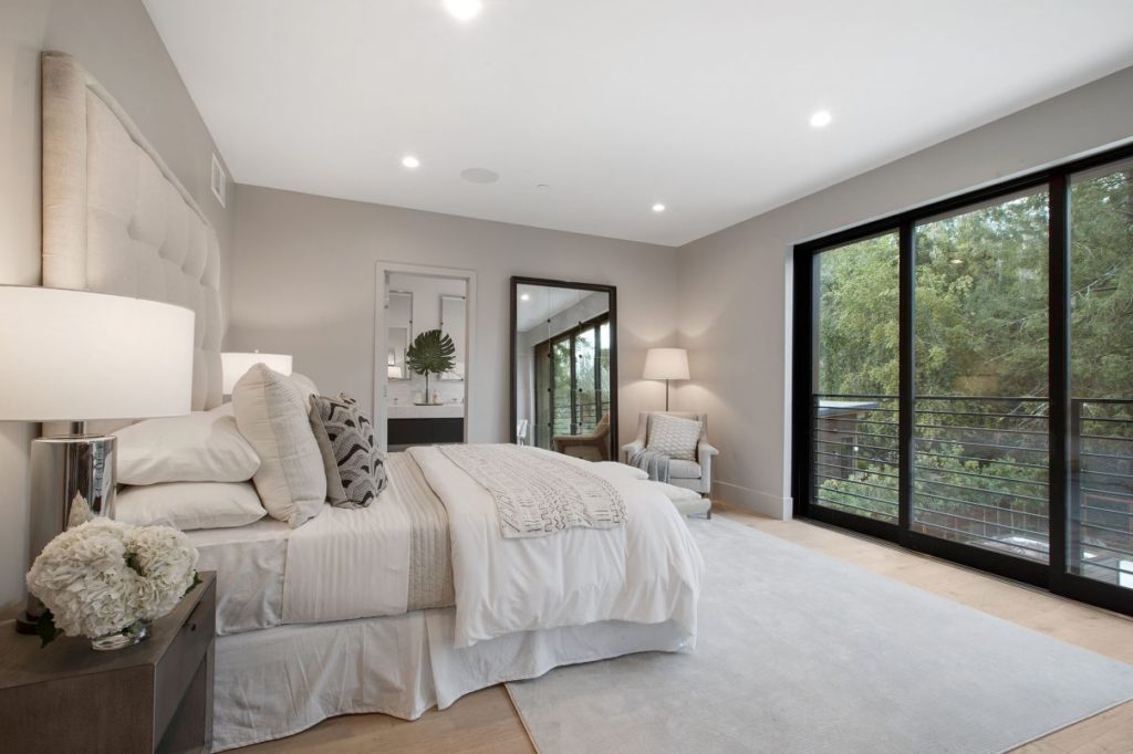 Modern Home in Homestead Valley