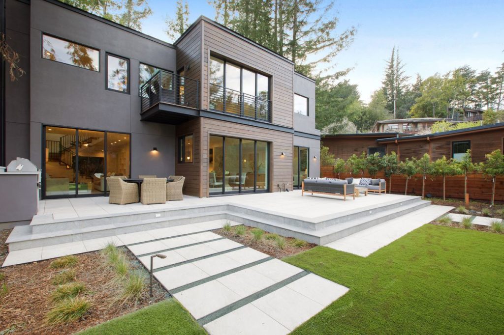 Modern Home in Homestead Valley