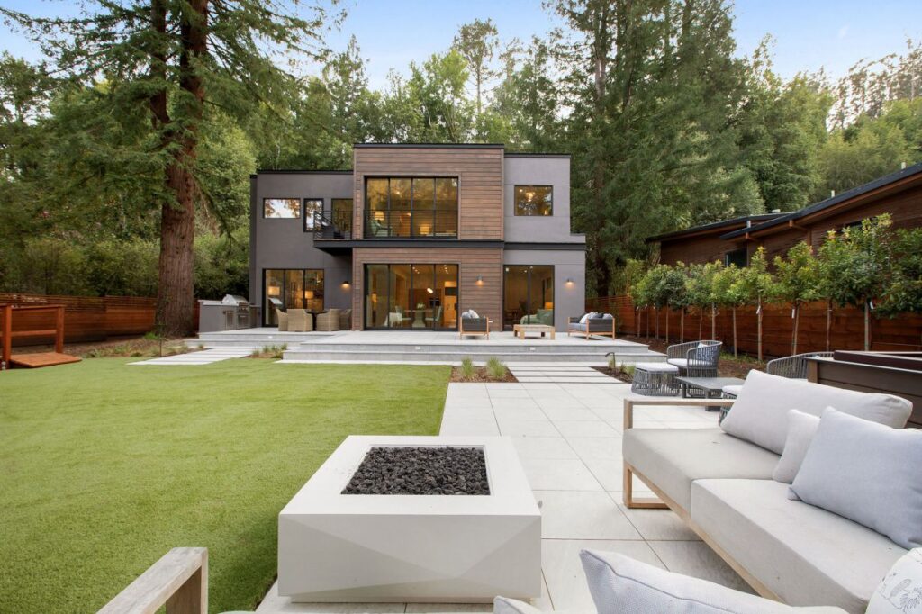 Modern Home in Homestead Valley