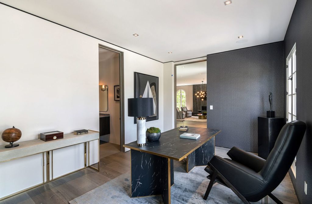 Contemporary Mediterranean home