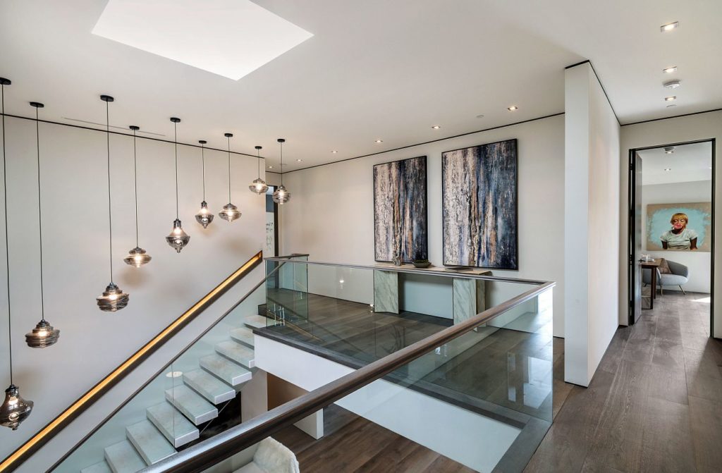 Contemporary Mediterranean home