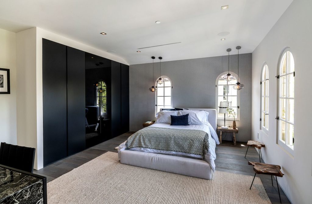 Contemporary Mediterranean home