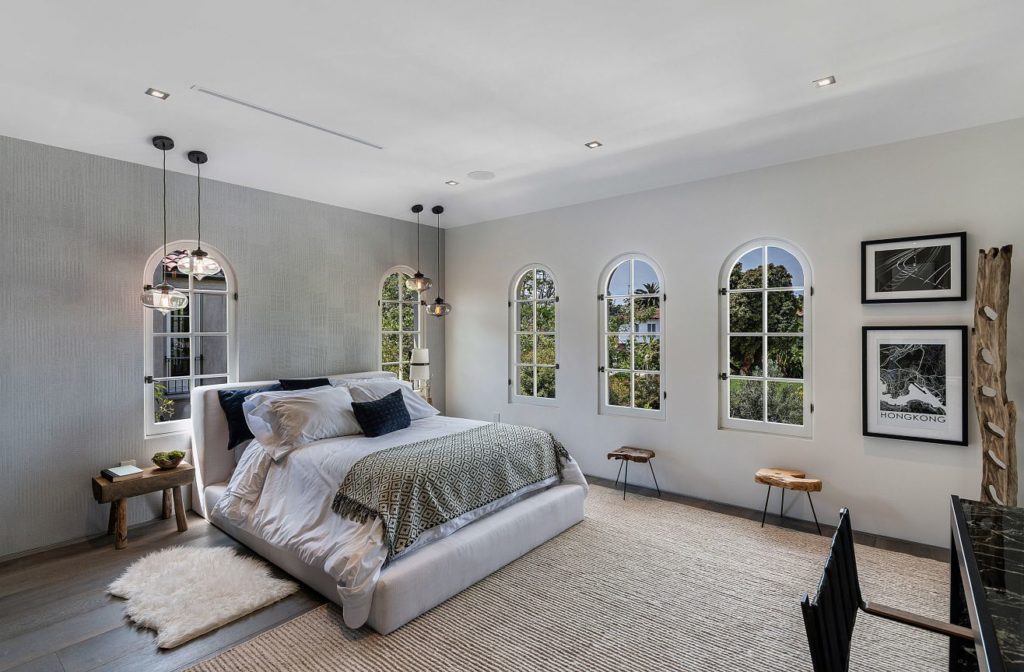 Contemporary Mediterranean home