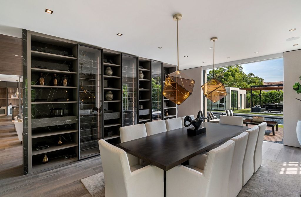 Contemporary Mediterranean home