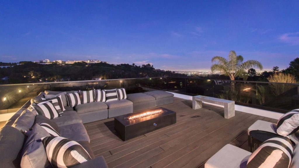 Kenfield Ave Modern Home