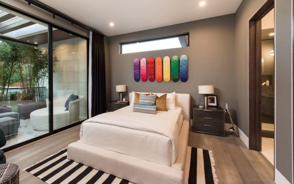 Kenfield Ave Modern Home