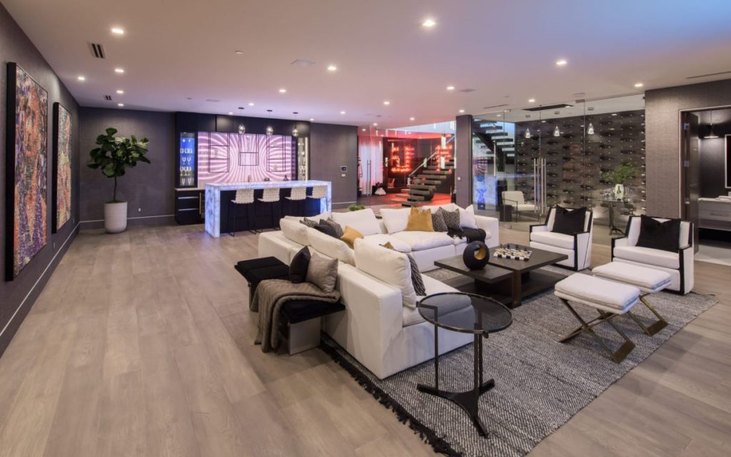 Kenfield Ave Modern Home