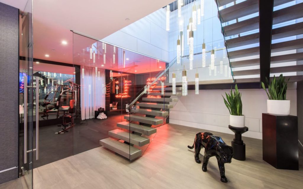 Kenfield Ave Modern Home