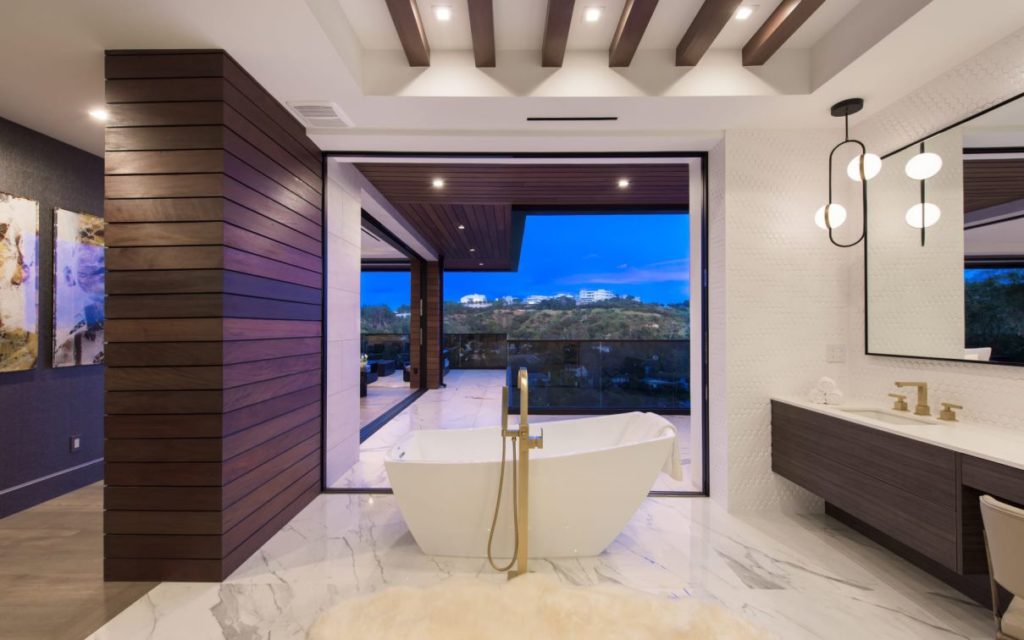 Kenfield Ave Modern Home