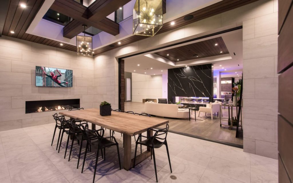 Kenfield Ave Modern Home