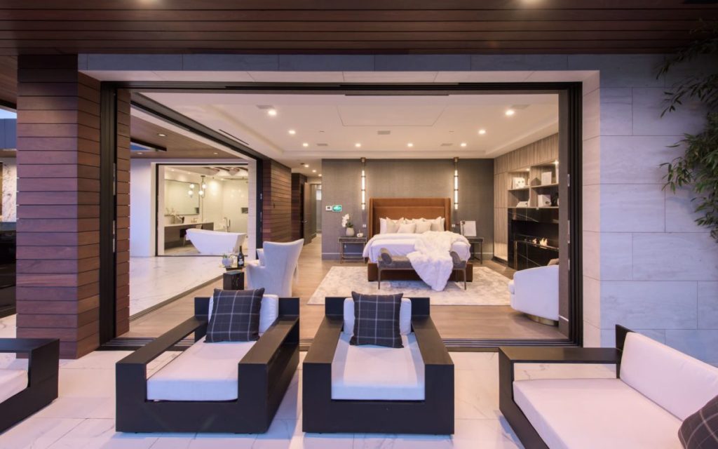 Kenfield Ave Modern Home