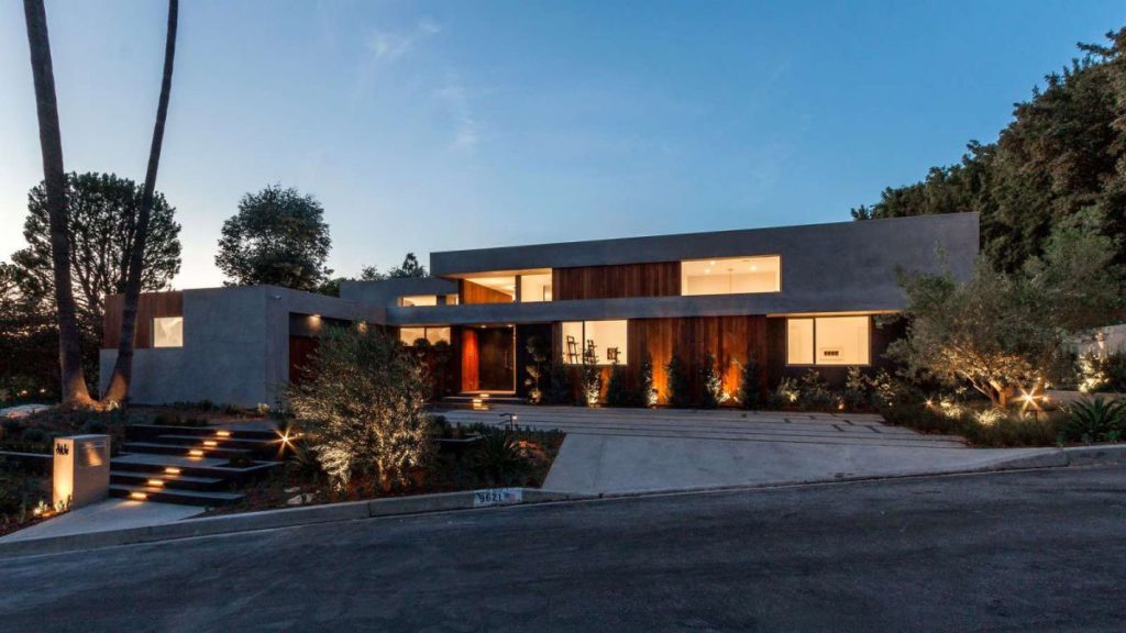 Arby Drive Residence