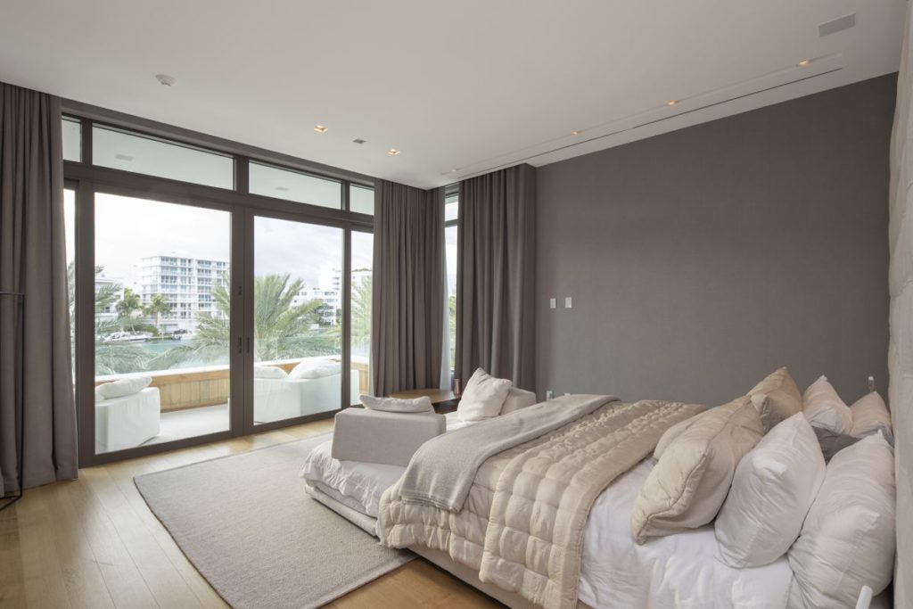 Bal Bay Residence in Bal Harbour Florida by KZ Architecture 12