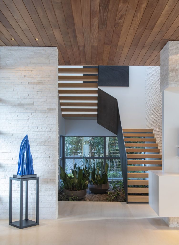 Bal Bay Residence in Bal Harbour Florida by KZ Architecture 19