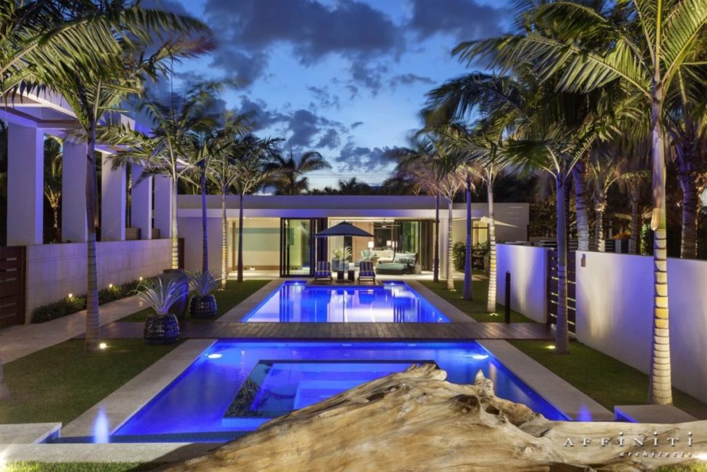 Courtyard Contemporary Home in Miami by Affiniti Architects 1