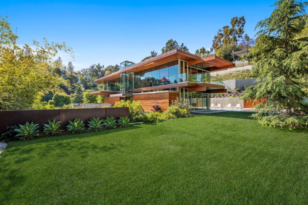 Beverly Hills Masterpiece