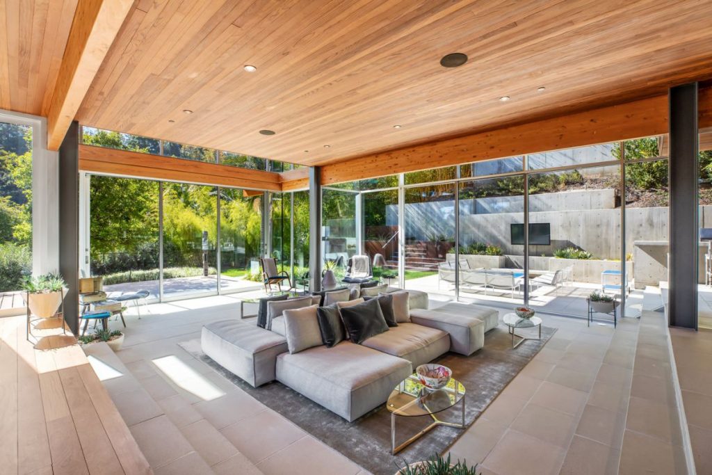 Beverly Hills Masterpiece
