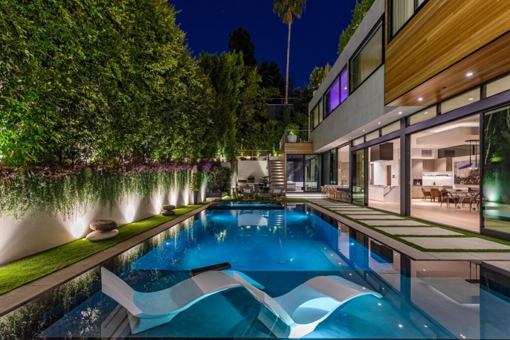 Doheny Modern Smart Home, modern home, los angeles
