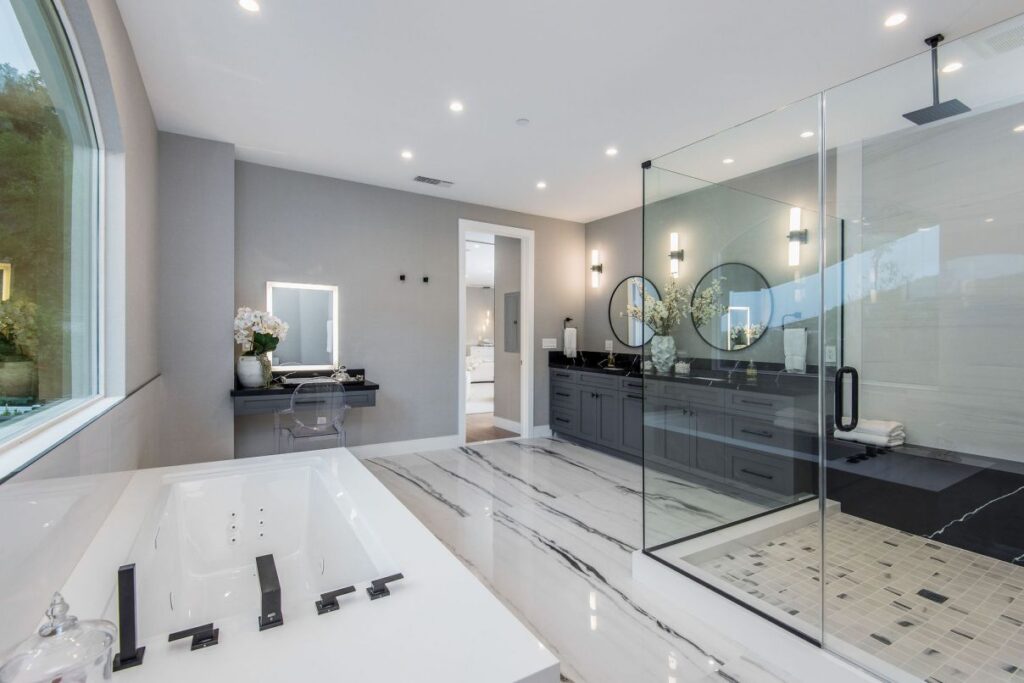 New Construction Home in The Heart of Encino, modern home