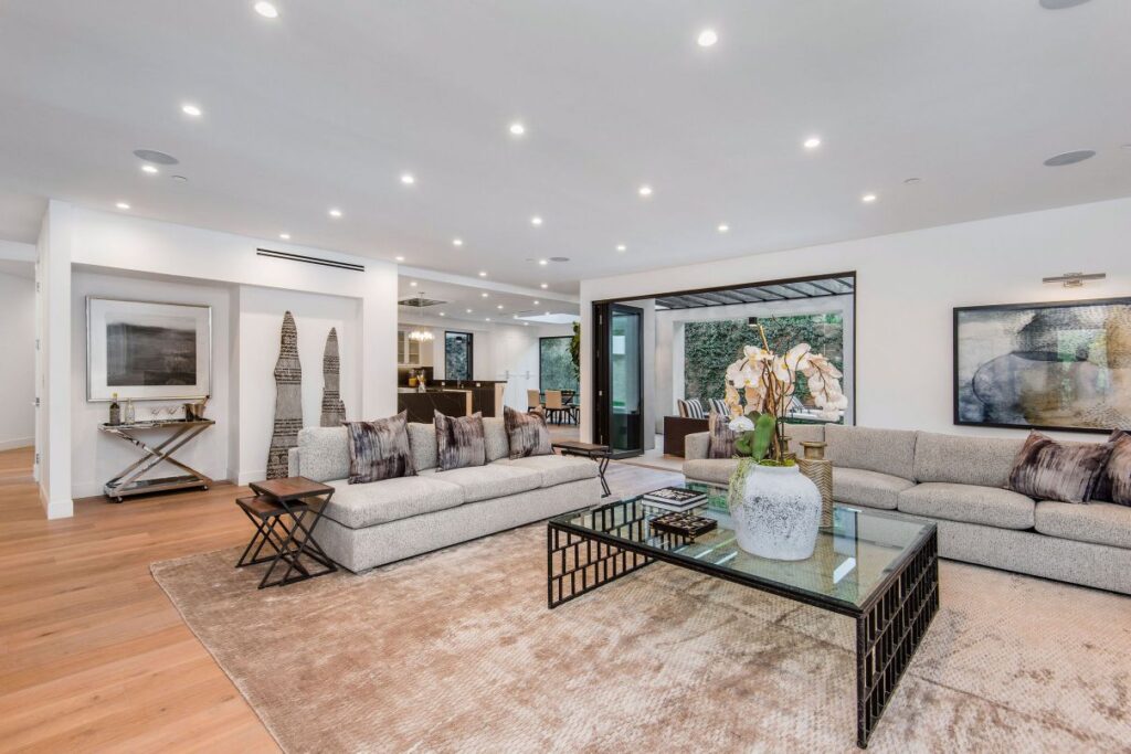 New Construction Home in The Heart of Encino, modern home