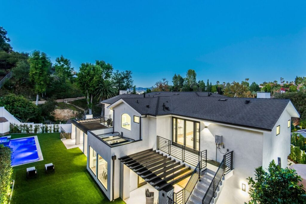 New Construction Home in The Heart of Encino, modern home