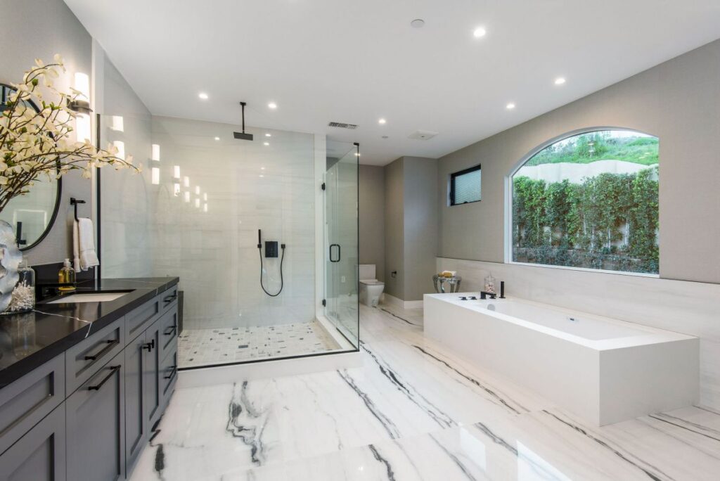New Construction Home in The Heart of Encino, modern home
