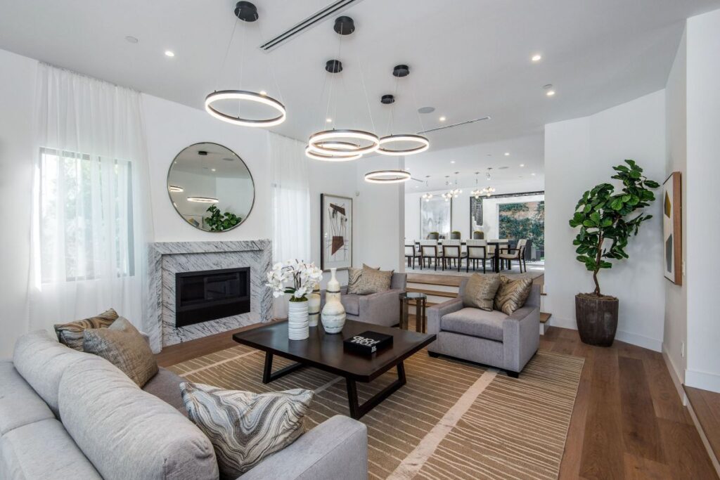 New Construction Home in The Heart of Encino, modern home