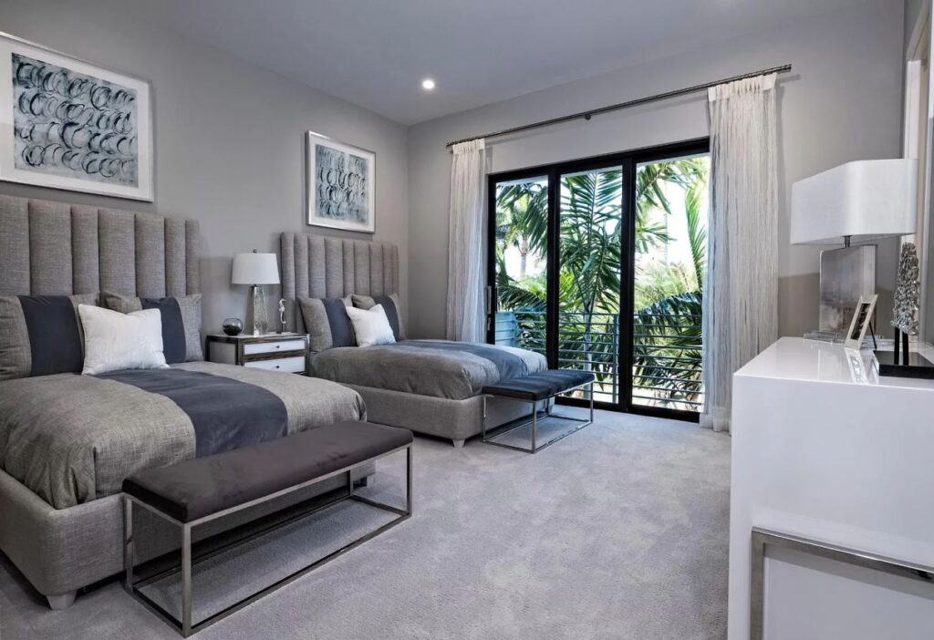 Scarsdale Residence in Boca Raton