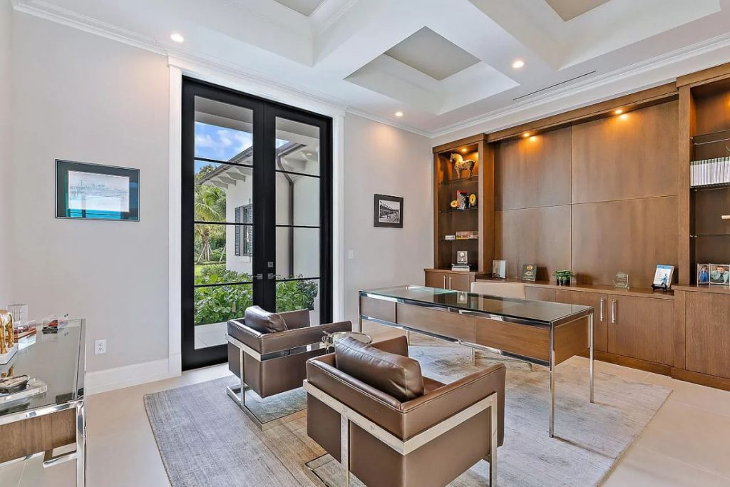 220 Commodore Drive, Jupiter, Florida