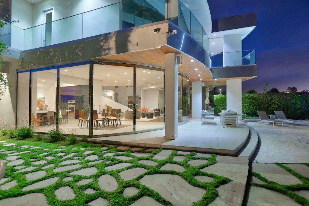 Hercules Modern Architectural Home