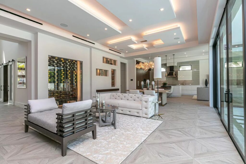 Boca Raton's Date Palm Modern Home