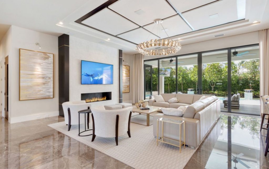 Silver Palm Residence