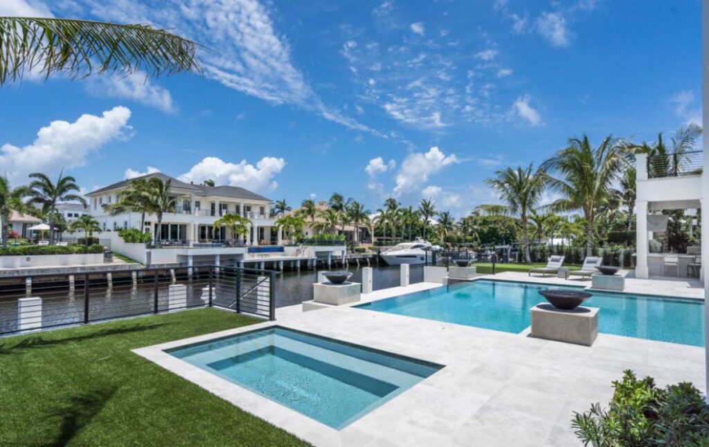 Alexander Palm Residence