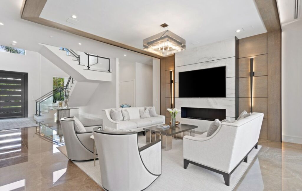Alexander Palm Residence