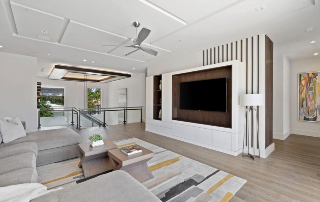 Alexander Palm Residence