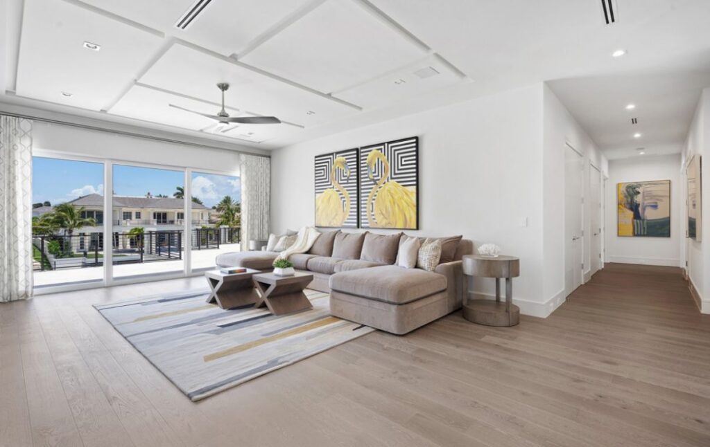 Alexander Palm Residence