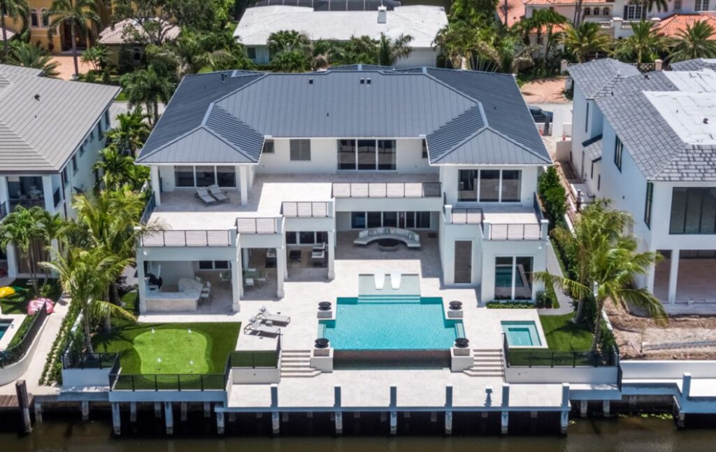 Alexander Palm Residence