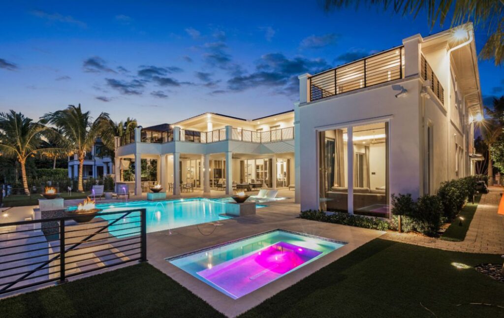 Alexander Palm Residence