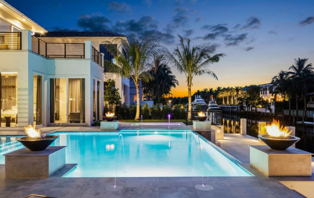 Alexander Palm Residence