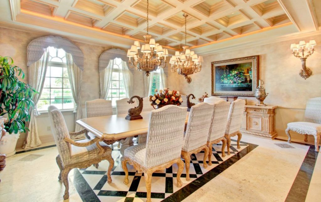 Alexander Palm Residence