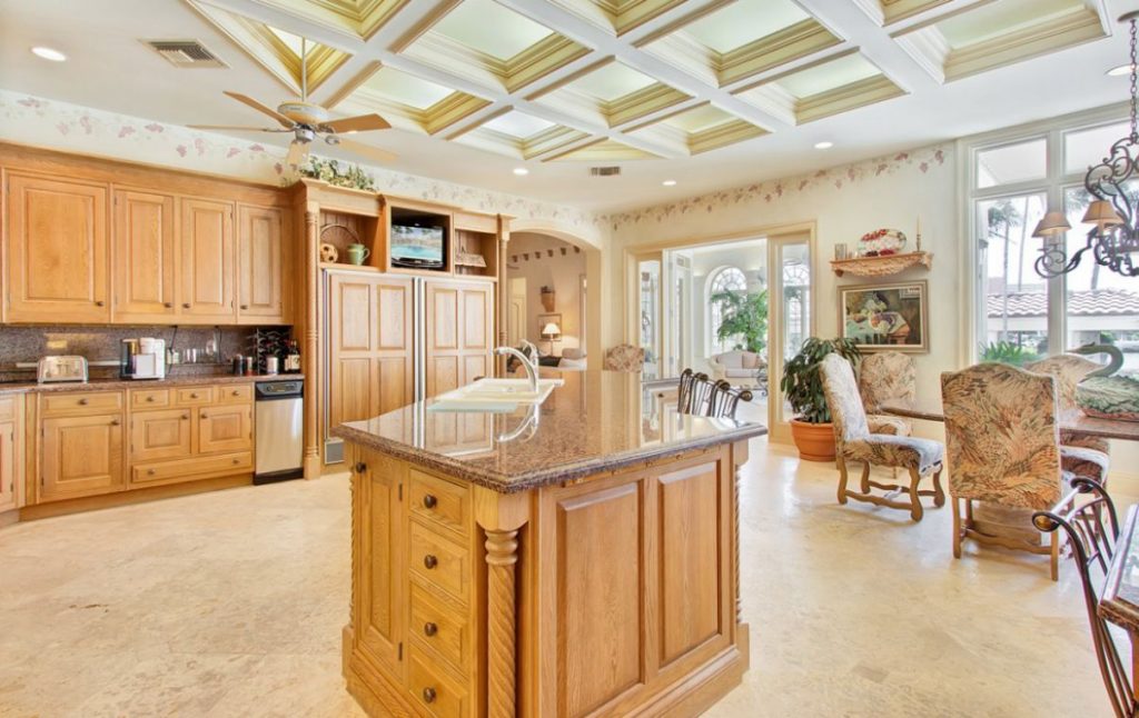 Alexander Palm Residence