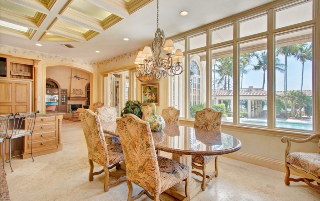 Alexander Palm Residence