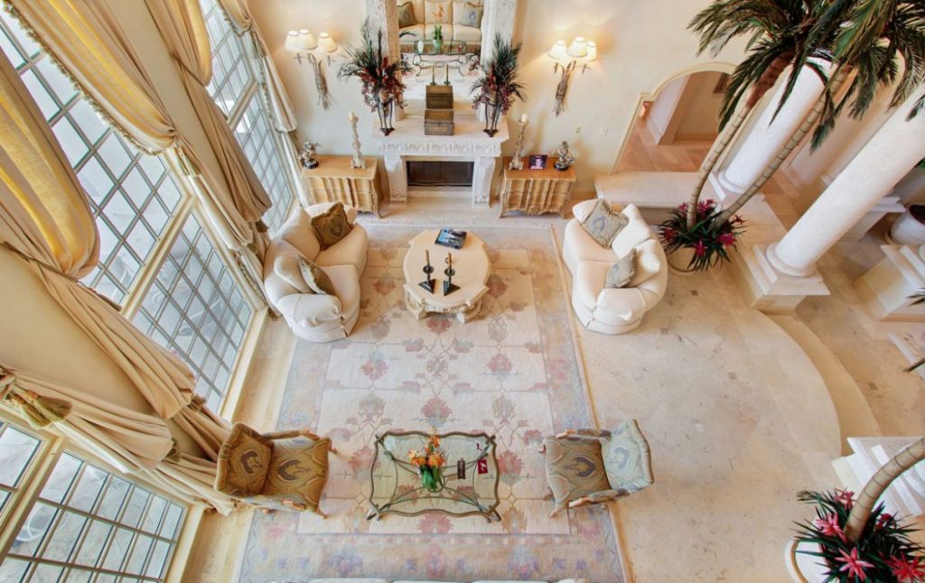 Alexander Palm Residence