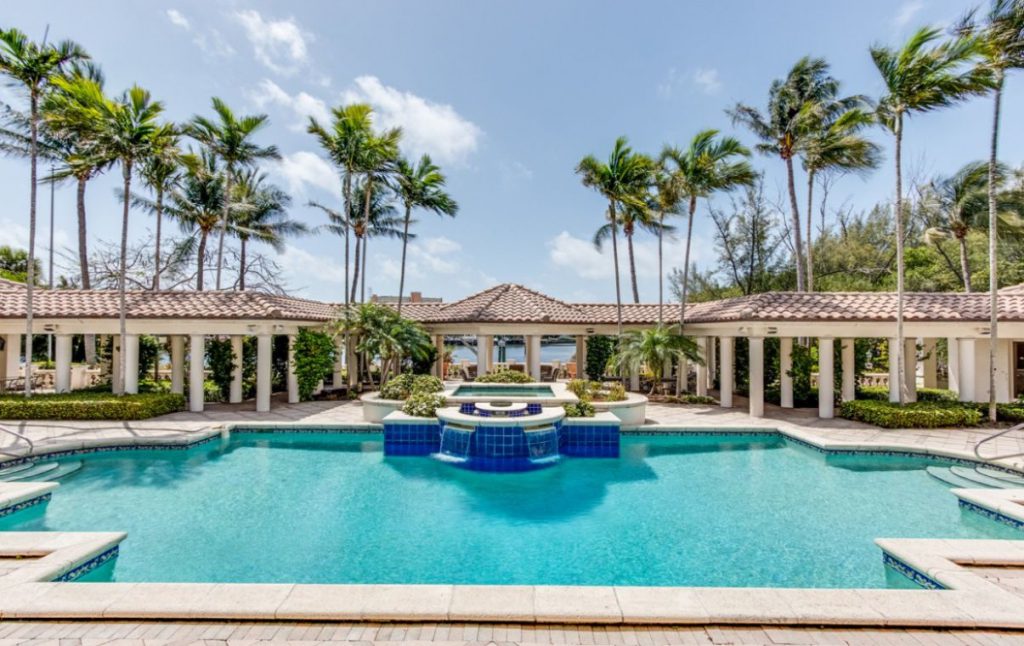 Alexander Palm Residence