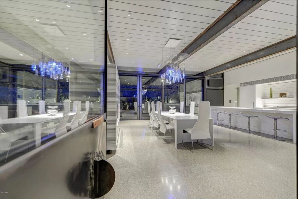Paradise Valley's Clearwater Concrete Home, arizona