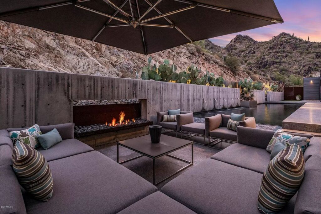Paradise Valley's Clearwater Concrete Home, arizona