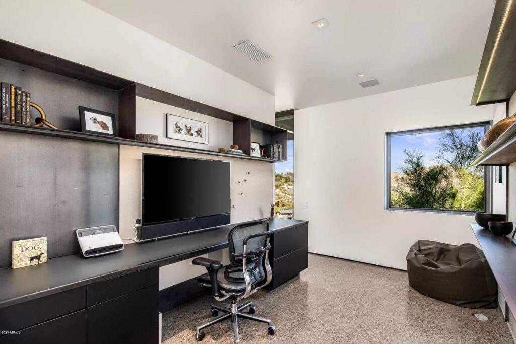 Paradise Valley's Clearwater Concrete Home, arizona