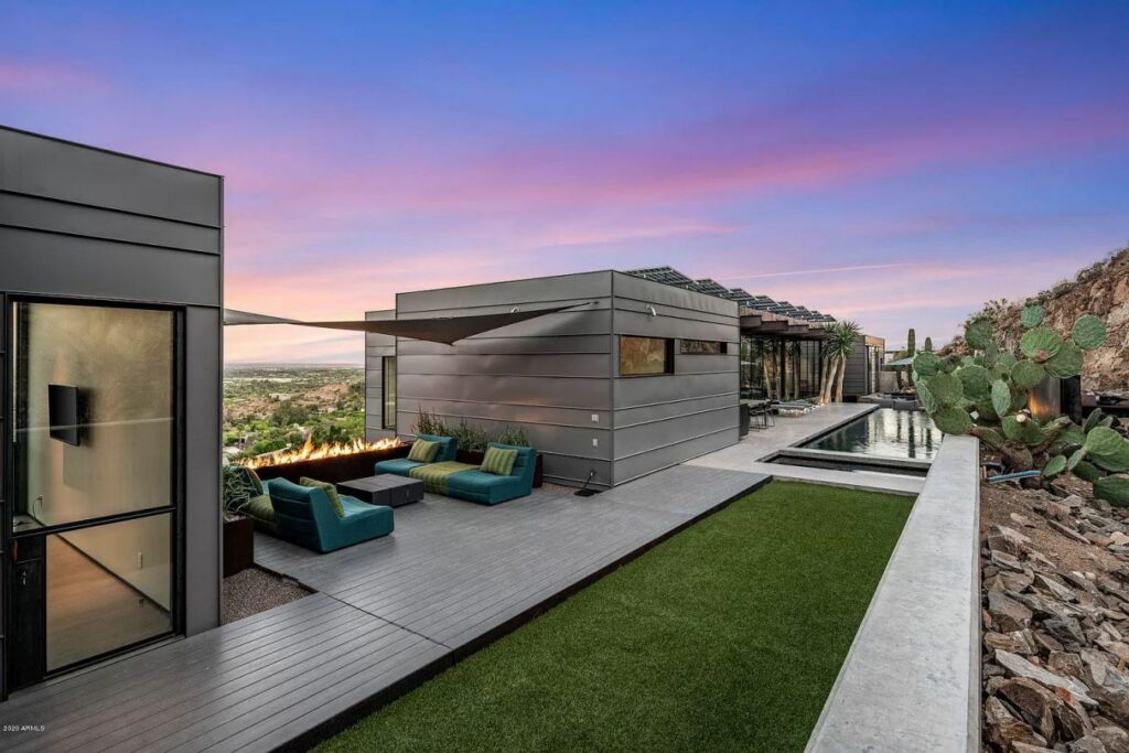 Paradise Valley's Clearwater Concrete Home, arizona