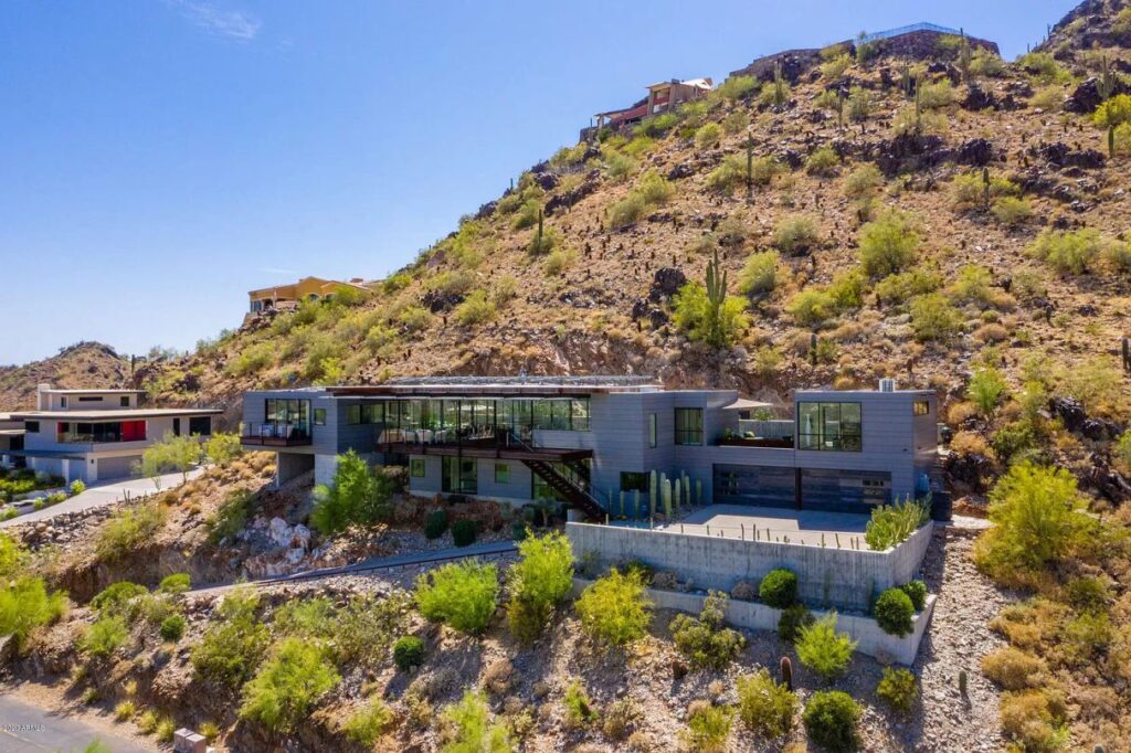 Paradise Valley's Clearwater Concrete Home, arizona