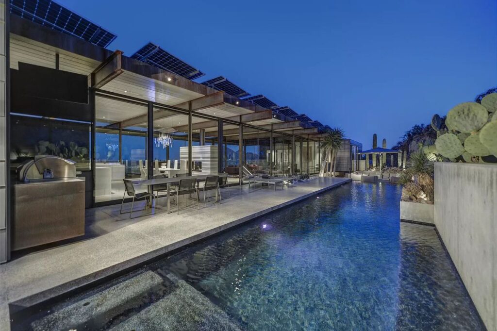 Paradise Valley's Clearwater Concrete Home, arizona